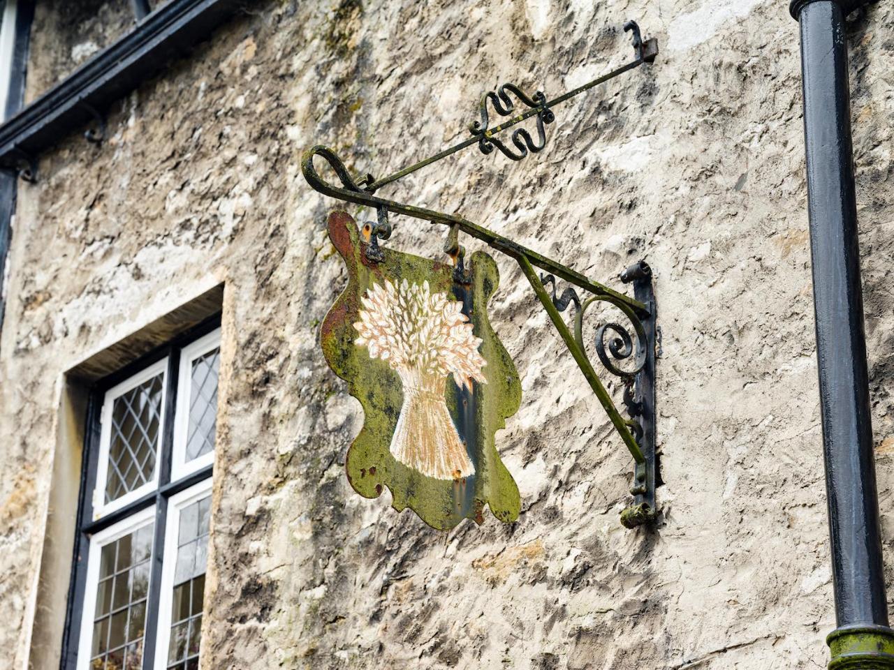 The Wheatsheaf At Beetham Hotel Sandside  Eksteriør billede